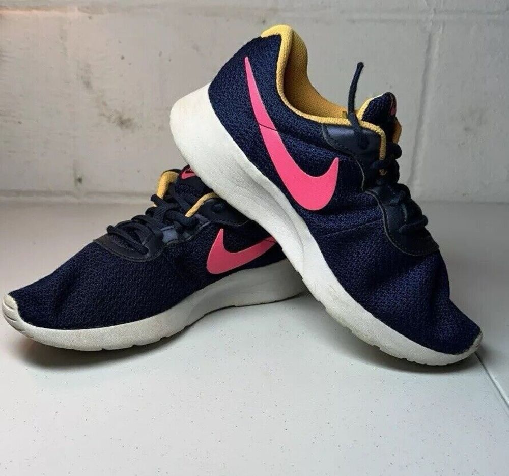 Nike Tanjun Running Shoes Sneakers Women's Sz 6.5 Navy Pink Walking Workout